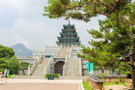  용주산 유적지 -  한국의 아름다움을 간직한 역사의 산책로를 탐험하세요!